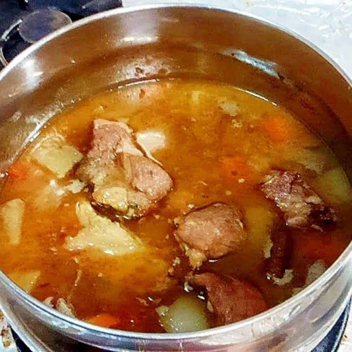 保温調理鍋で作るスペアリブのワイルドトン汁風スープ